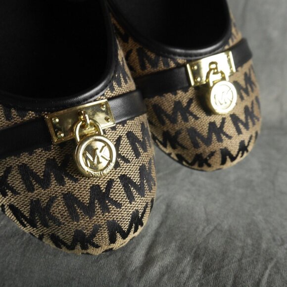 Michael Kors "Freeda" Tan/Black Monogram Ballet Flats Gold Metal Logo US 5  s304 - Picture 4 of 7